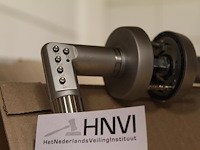 Deurklink met code rechtswijzend. code aanwezig - afbeelding 2 van  2