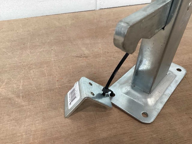 Deurvastzetter gegalvaniseerd (8x) - afbeelding 2 van  3