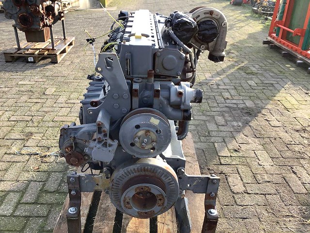 Deutz - bf 6m 1013 fc - diesel motor - afbeelding 4 van  4