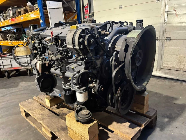 Deutz - bf4m 1012e - dieselmotor - afbeelding 3 van  12