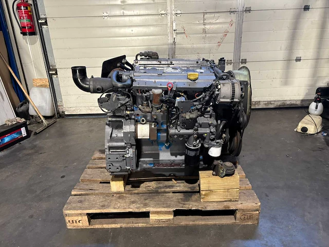 Deutz - bf4m 1012e - dieselmotor - afbeelding 8 van  12