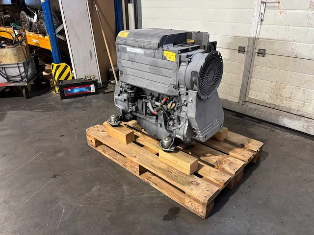 Deutz - d2011 l04 i - dieselmotor - afbeelding 6 van  12
