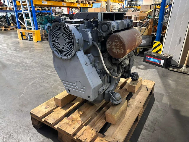 Deutz - d2011 l04 i - dieselmotor - afbeelding 10 van  12