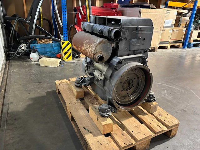 Deutz - d2011 l04 i - dieselmotor - afbeelding 12 van  12