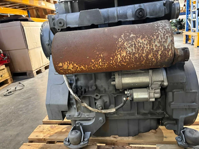 Deutz - d2011 l04 i - dieselmotor - afbeelding 3 van  12