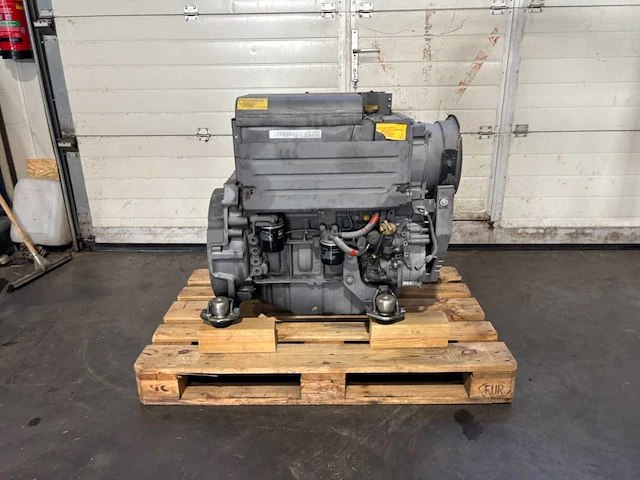 Deutz - d2011 l04 i - dieselmotor - afbeelding 1 van  12