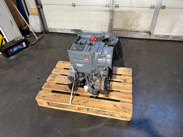 Deutz - f2l 1011 - dieselmotor - afbeelding 3 van  8