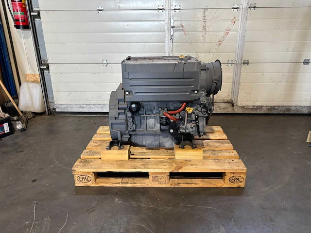 Deutz - f4l 2011 - dieselmotor - afbeelding 1 van  9