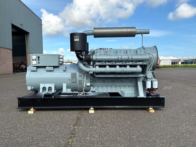 Deutz 10 cilinder f10l413f noodstroomaggregaat - afbeelding 1 van  17