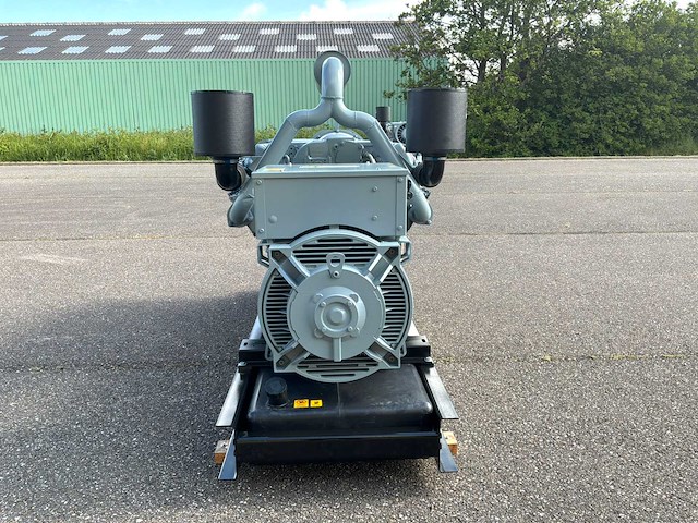 Deutz 10 cilinder f10l413f noodstroomaggregaat - afbeelding 11 van  17
