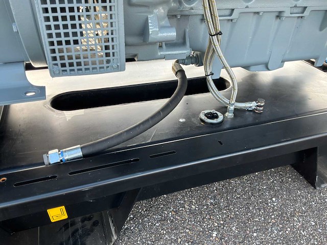 Deutz 8 cilinder f8l413f noodstroomaggregaat - afbeelding 4 van  17