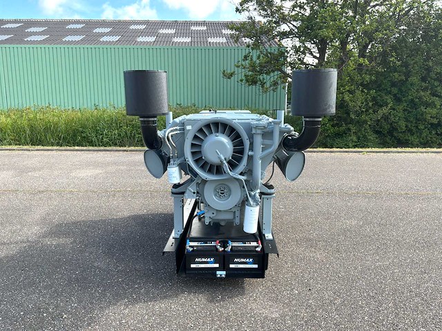 Deutz 8 cilinder f8l413f noodstroomaggregaat - afbeelding 15 van  17