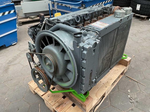Deutz bf6m 1012 dieselmotor - afbeelding 1 van  10