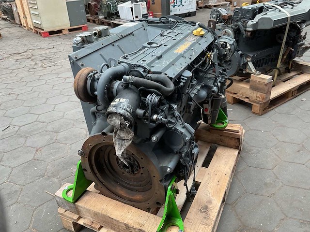 Deutz bf6m 1012 dieselmotor - afbeelding 4 van  10