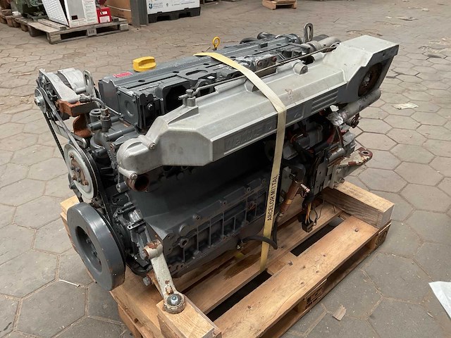 Deutz bf6m2012 dieselmotor - afbeelding 1 van  10