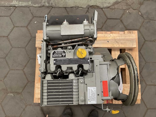 Deutz d 2011 l02 i dieselmotor - afbeelding 2 van  13