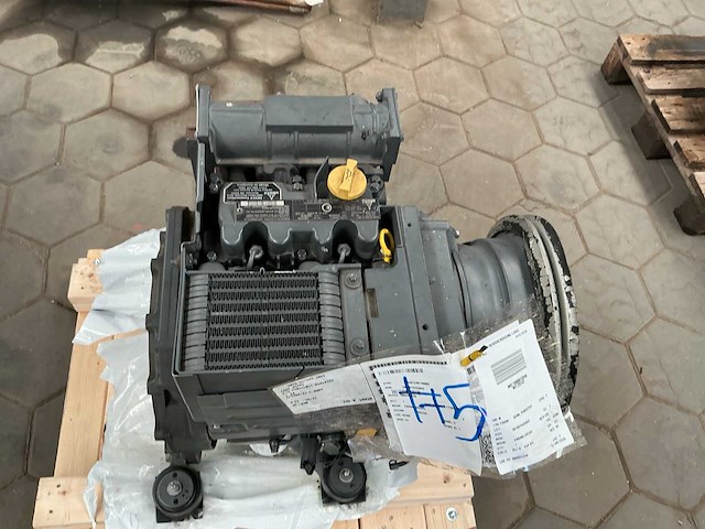 Deutz d2011 l20 dieselmotor - afbeelding 7 van  8