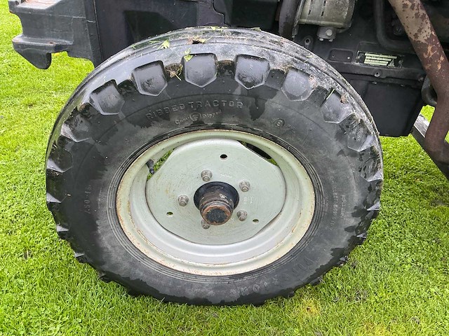 Deutz dx 3.70f smalspoor- en compacttractor - afbeelding 4 van  34