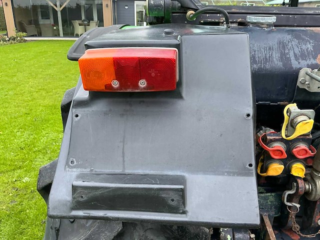 Deutz dx 3.70f smalspoor- en compacttractor - afbeelding 8 van  34