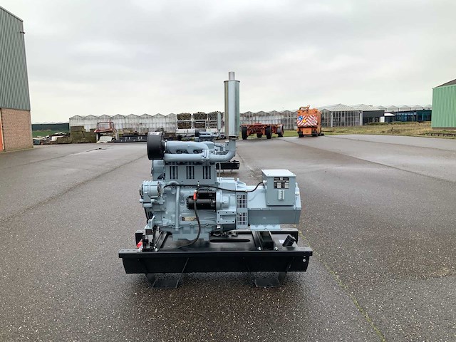 Deutz f3l912 noodstroomaggregaat - afbeelding 7 van  9