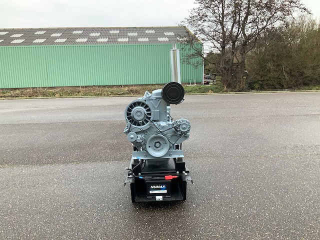 Deutz f3l912 noodstroomaggregaat - afbeelding 8 van  9