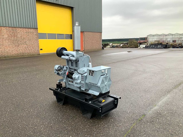 Deutz f3l912 noodstroomaggregaat - afbeelding 4 van  8