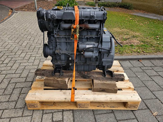 Deutz f4l 2011 - dieselmotor - afbeelding 1 van  8