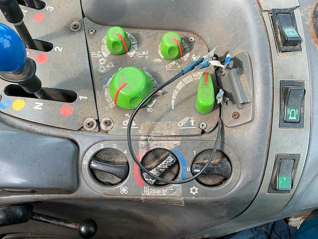 Deutz-fahr - 2001 - argotron 120 - vierwielaangedreven landbouwtractor - afbeelding 48 van  71