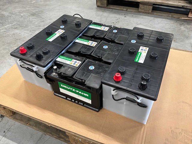 Deutz-fahr 12v accu (5x) - afbeelding 4 van  4