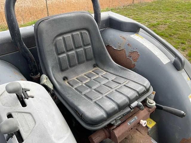 Deutz-fahr agrokid 30 4wd smalspoor- en compacttractor - afbeelding 6 van  19