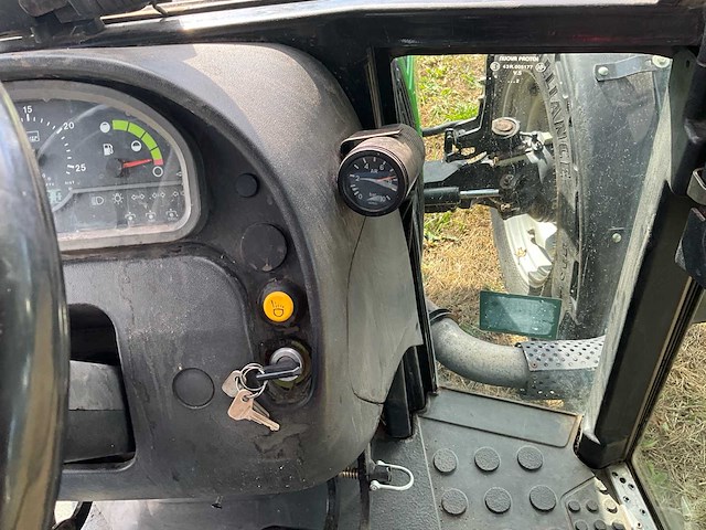 Deutz fahr agroplus 100 vierwielaangedreven landbouwtractor - afbeelding 19 van  35