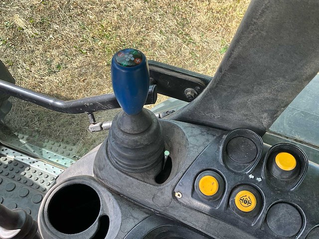 Deutz fahr agroplus 100 vierwielaangedreven landbouwtractor - afbeelding 21 van  35