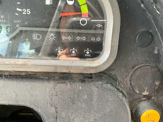 Deutz fahr agroplus 100 vierwielaangedreven landbouwtractor - afbeelding 27 van  35