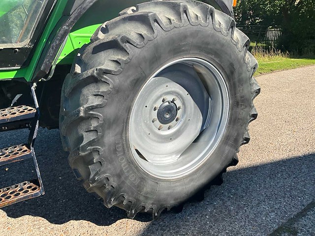 Deutz-fahr dx 6.50 vierwielaangedreven landbouwtractor - afbeelding 20 van  40