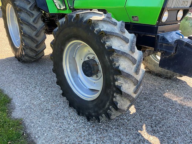 Deutz-fahr dx 6.50 vierwielaangedreven landbouwtractor - afbeelding 21 van  40