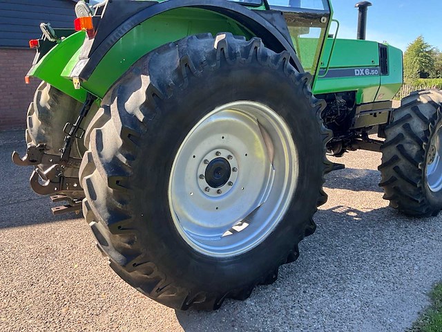 Deutz-fahr dx 6.50 vierwielaangedreven landbouwtractor - afbeelding 22 van  40