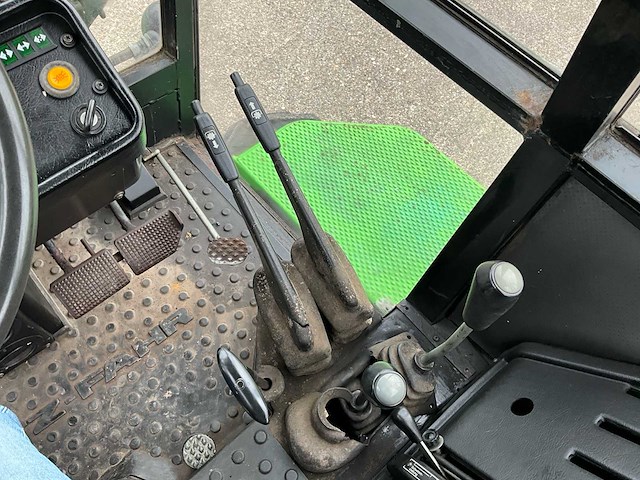 Deutz-fahr intrac 2004 vierwielaangedreven landbouwtractor - afbeelding 29 van  40