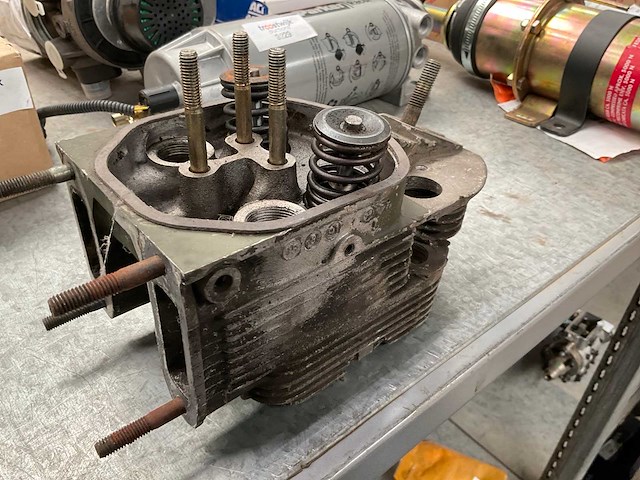 Deutz fl912 cilinder kop (3x) - afbeelding 3 van  3