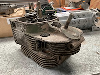 Deutz fl912 cilinder kop (4x) - afbeelding 1 van  3