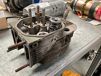Deutz fl912 cilinder kop (4x) - afbeelding 3 van  3