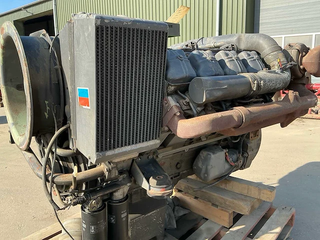 Deutz v8 luchtgekoelde dieselmotor - afbeelding 2 van  21