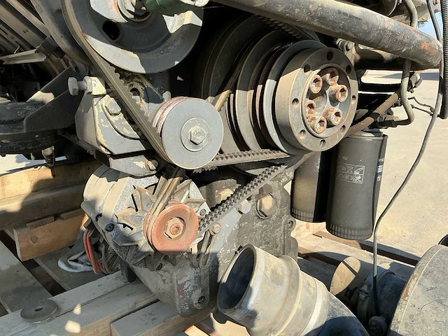 Deutz v8 luchtgekoelde dieselmotor - afbeelding 10 van  21
