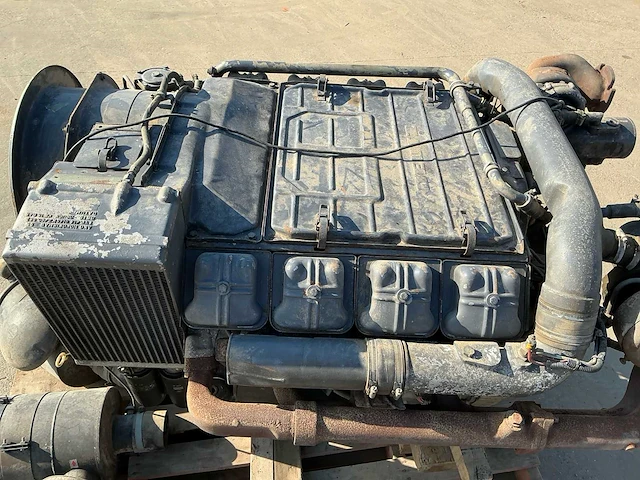 Deutz v8 luchtgekoelde dieselmotor - afbeelding 15 van  21