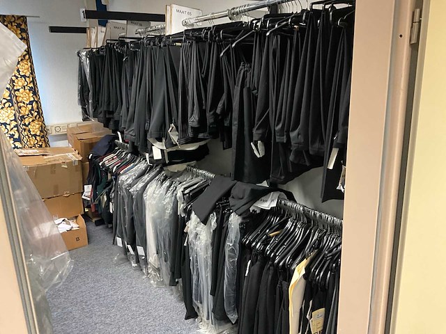 Devagro gilet, pantalon, rok en colbert (1300x) - afbeelding 1 van  14