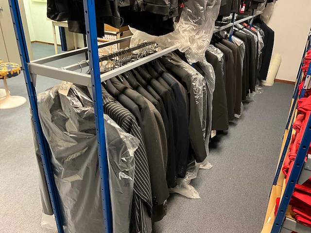 Devagro gilet, pantalon, rok en colbert (1300x) - afbeelding 11 van  14