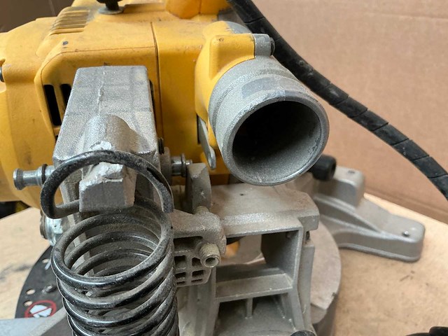 Dewald dws777 afkortcirkelzaagmachine - afbeelding 7 van  8