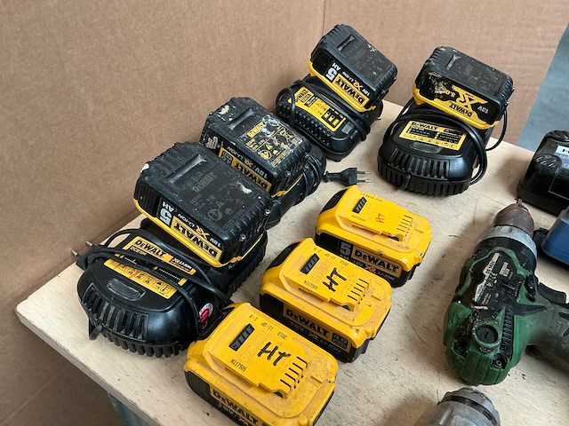 Dewald en hitachi divers accugereedschap - afbeelding 2 van  2