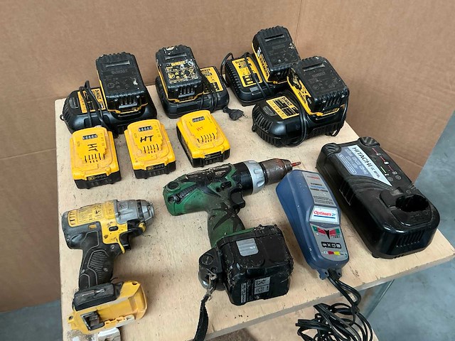 Dewald en hitachi divers accugereedschap - afbeelding 1 van  5