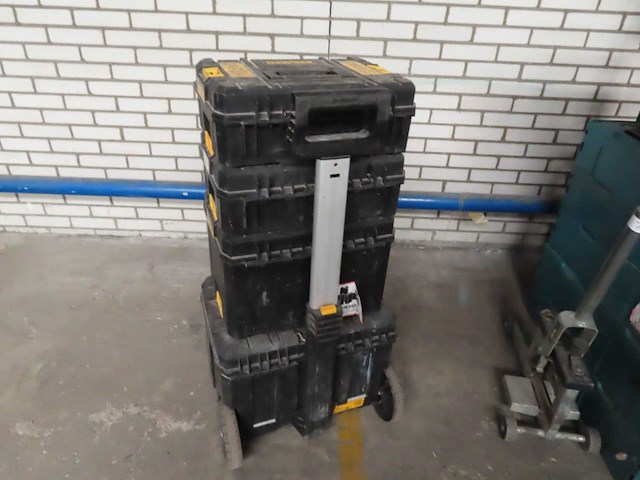 Dewalt - 18v xr - accu gereedschapset - afbeelding 9 van  9
