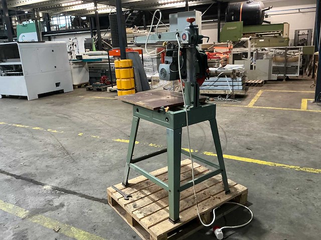 Dewalt - 1980 - radiaalafkortzaagmachine - afbeelding 12 van  15